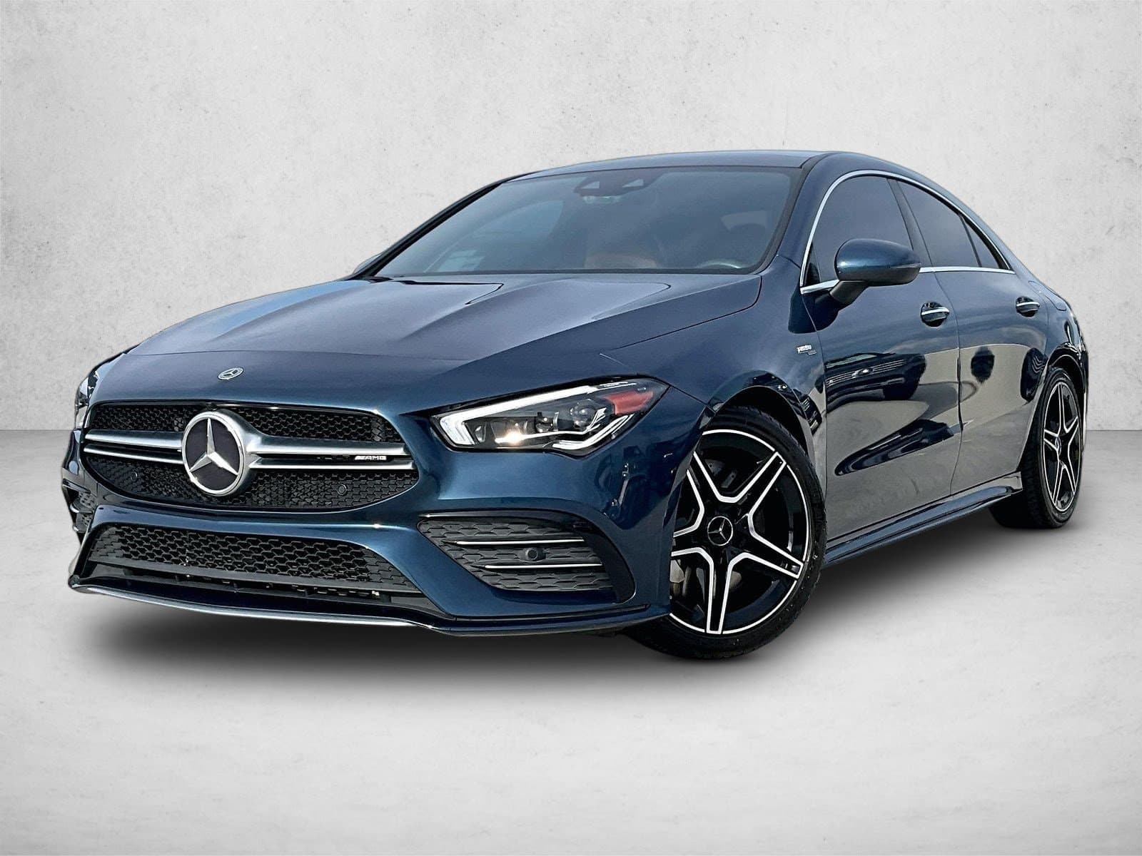 2022 Mercedes-Benz CLA 4MATIC — photo 1 of 30