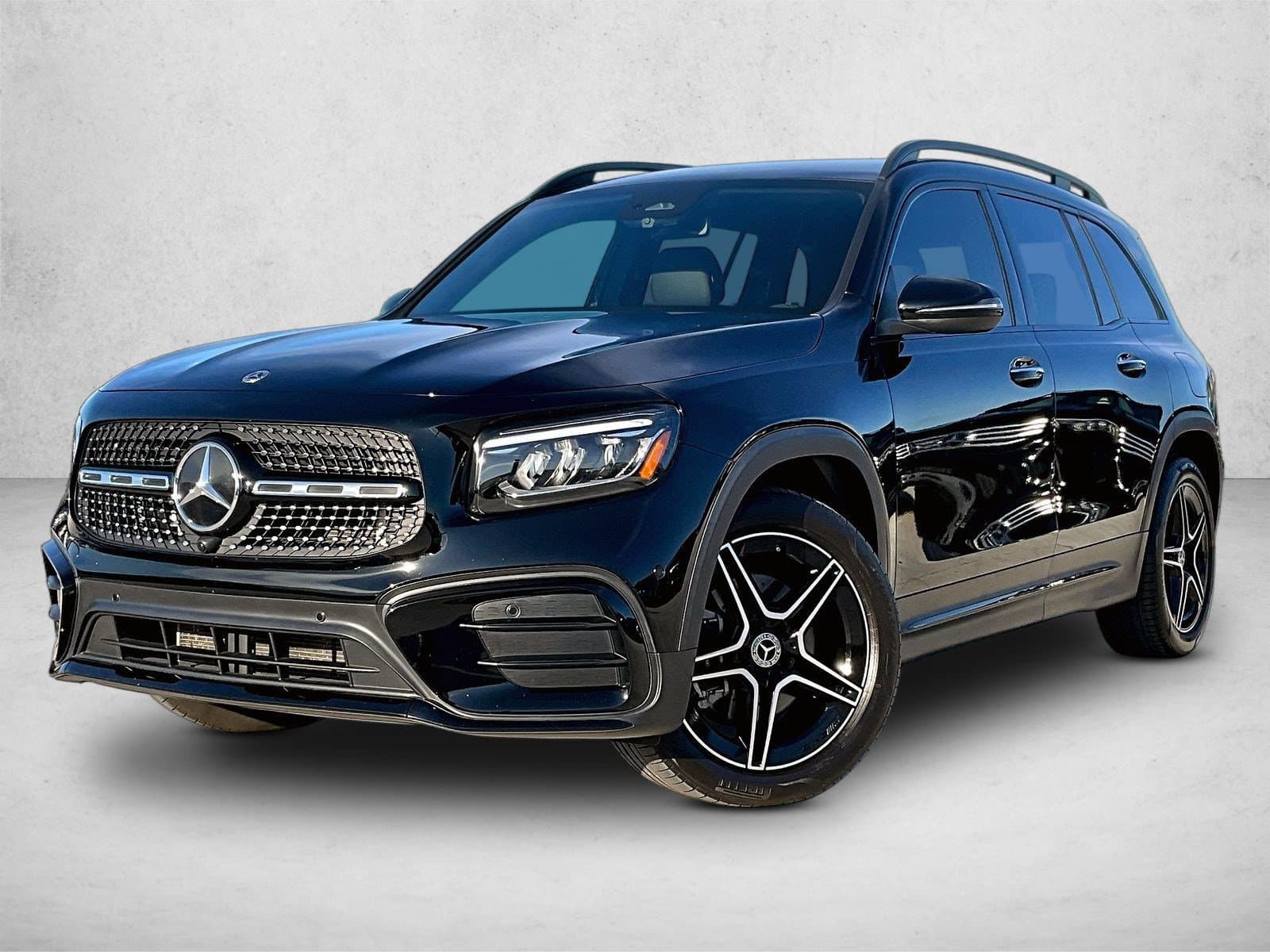 2024 Mercedes-Benz GLB Base — photo 1 of 30