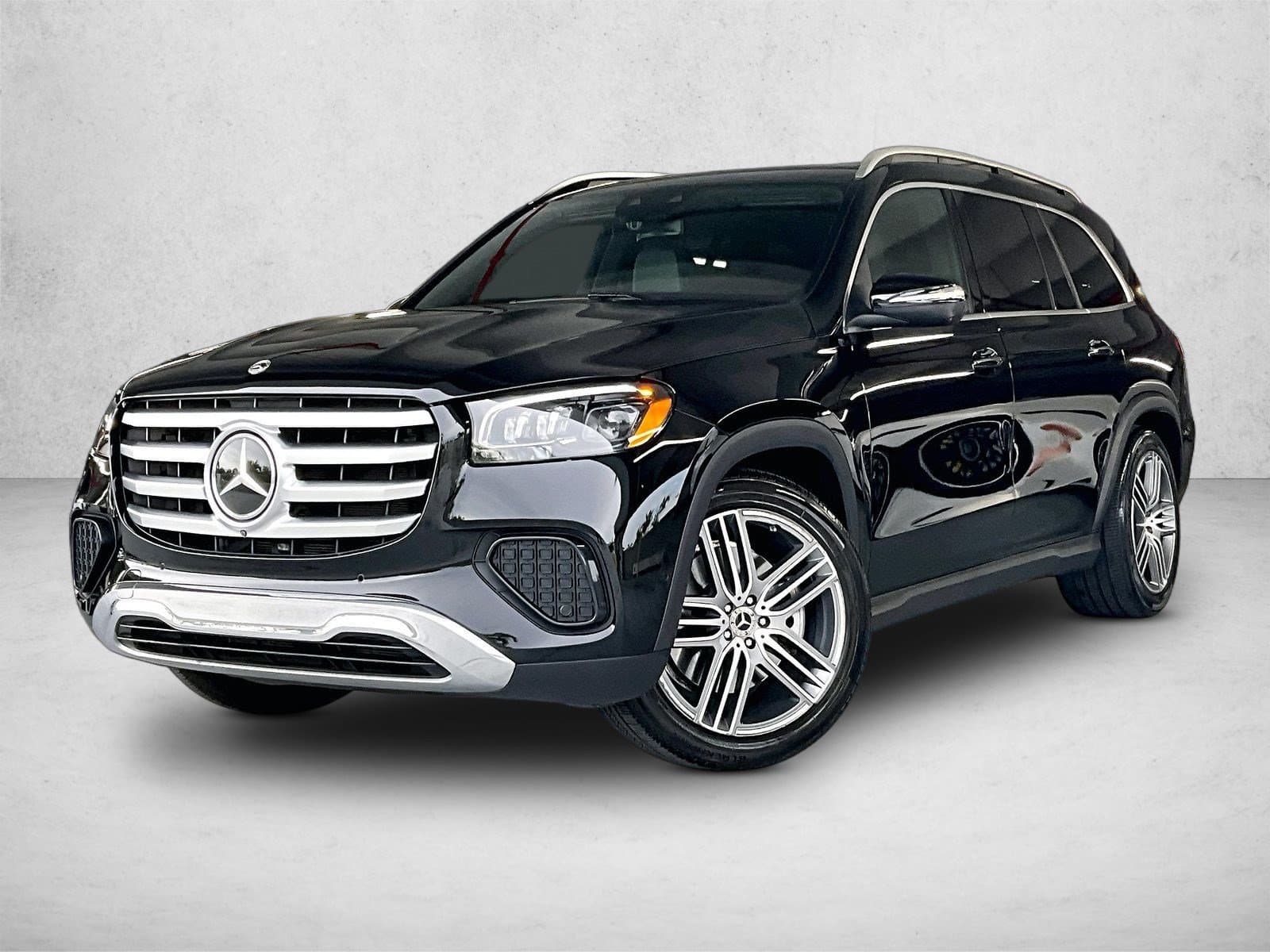 2025 Mercedes-Benz GLS 4MATIC — photo 1 of 30