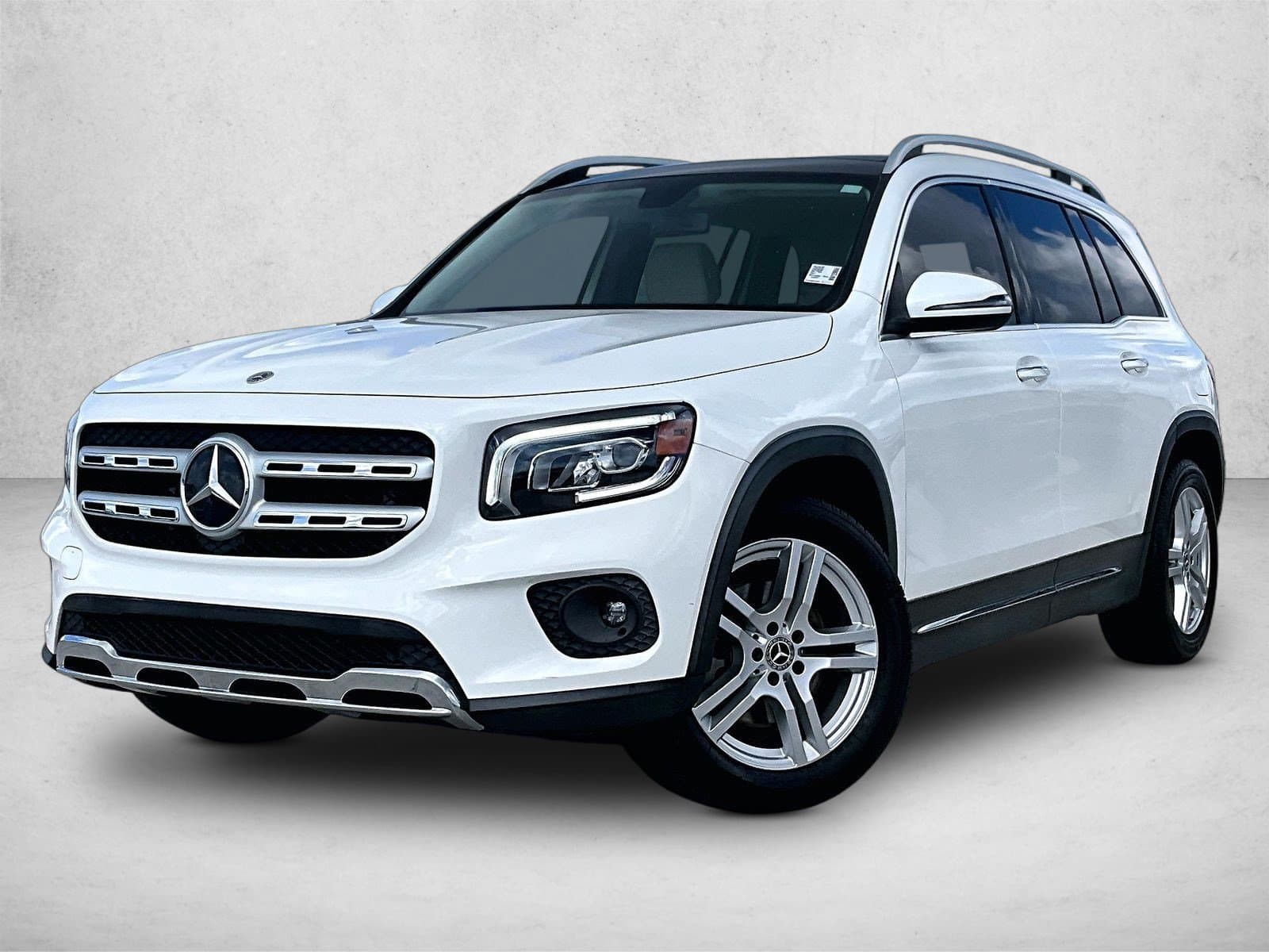 2021 Mercedes-Benz GLB Base — photo 1 of 30