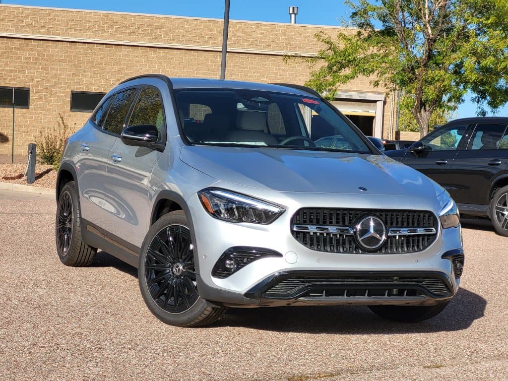 2026 Mercedes-Benz GLA Base — photo 1 of 30