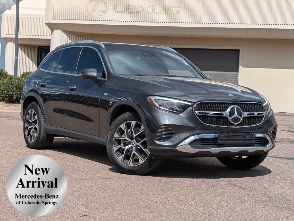 2025 Mercedes-Benz GLC Base — photo 1 of 24