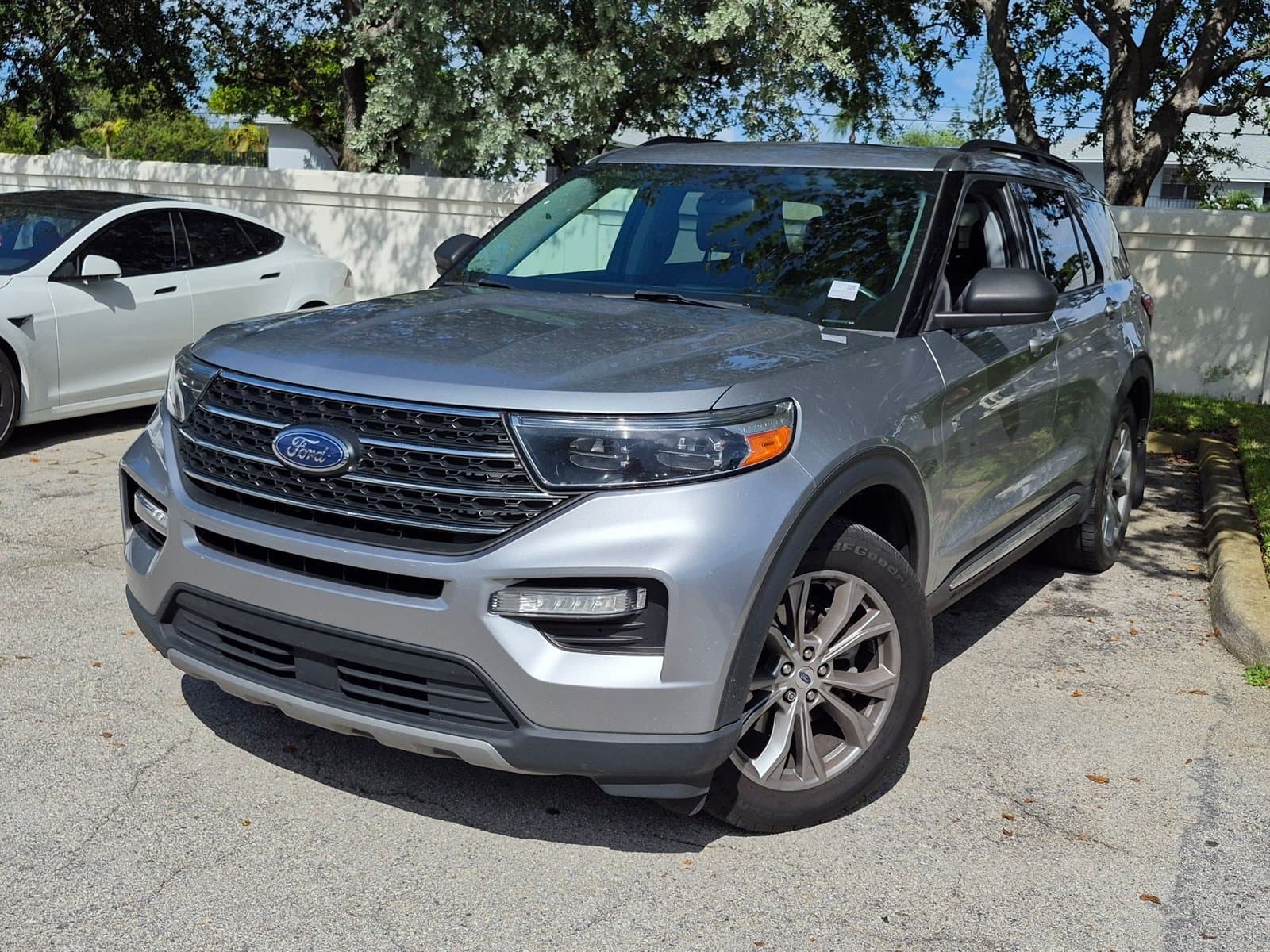 2022 Ford Explorer XLT — photo 1 of 23