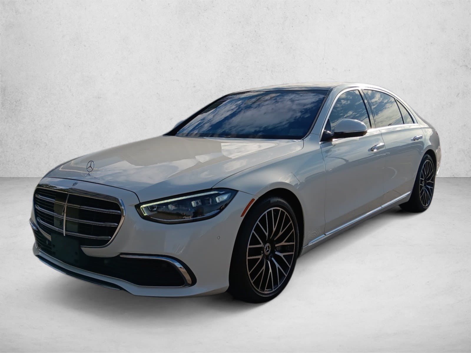 2022 Mercedes-Benz S-Class Base — photo 1 of 24