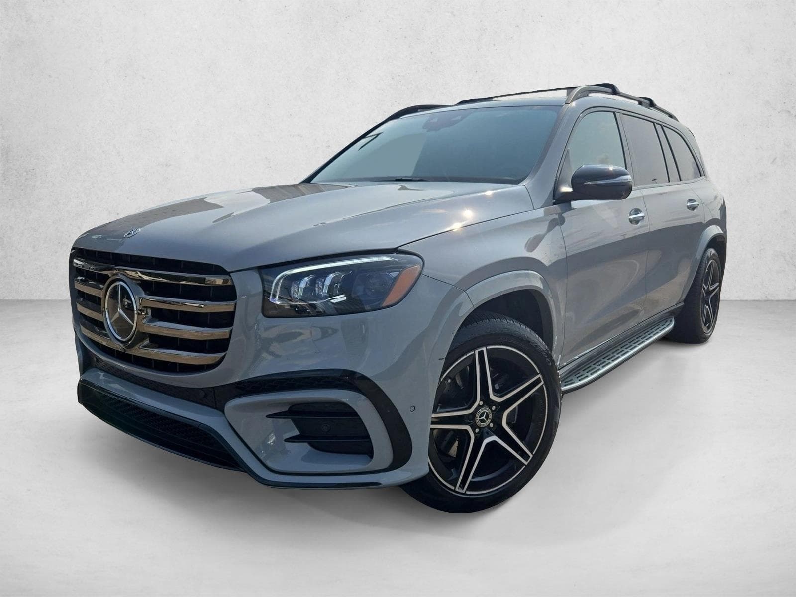 2025 Mercedes-Benz GLS 4MATIC — photo 1 of 23