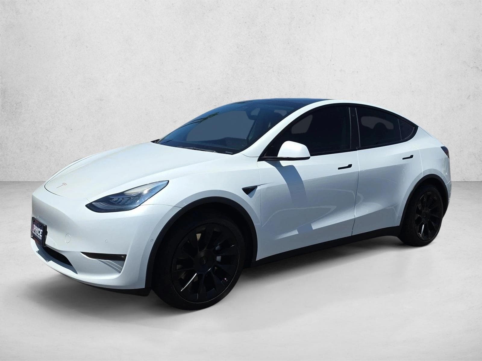 2022 Tesla Model Y Long Range — photo 1 of 26