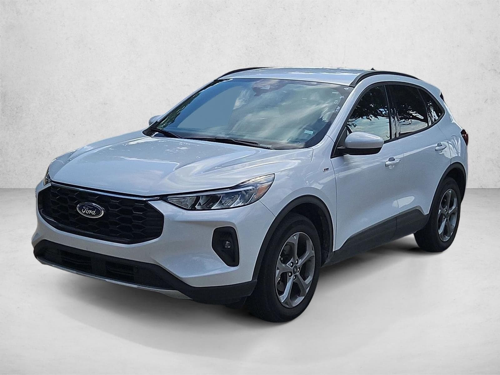 2025 Ford Escape ST-Line Select — photo 1 of 15