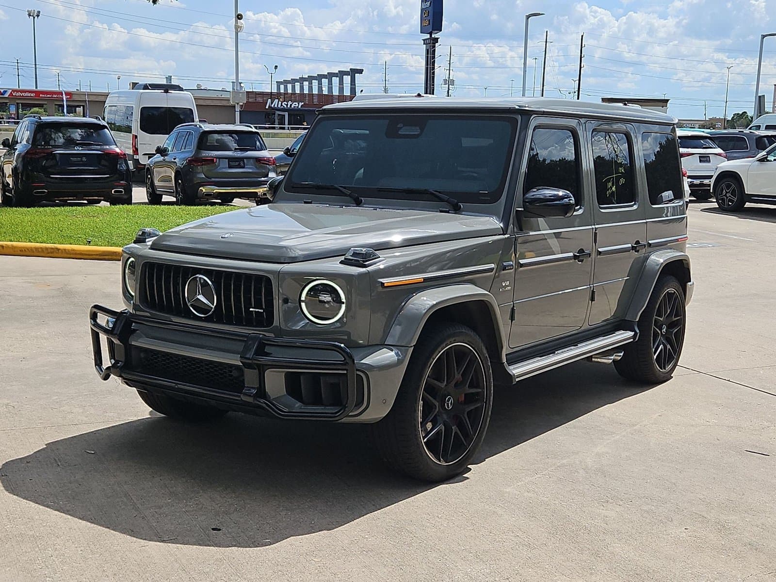 2025 Mercedes-Benz G-Class Base — photo 1 of 15