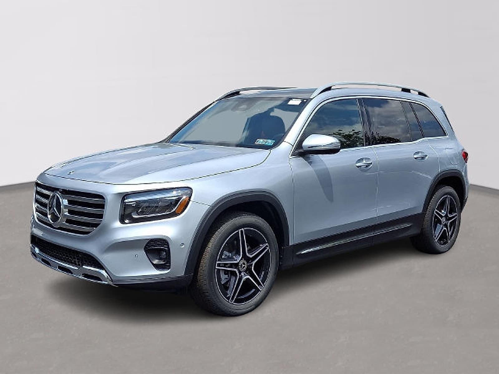 2026 Mercedes-Benz GLB Base — photo 1 of 27