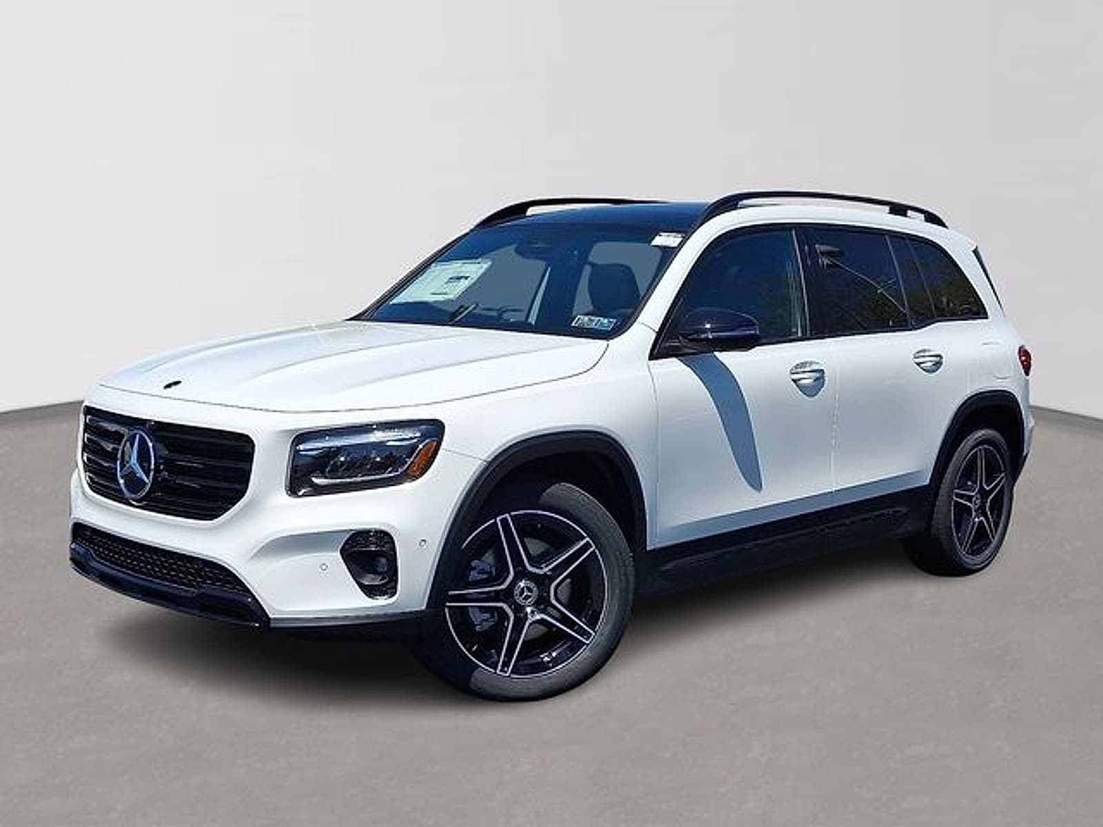 2026 Mercedes-Benz GLB 250 4MATIC — photo 1 of 26