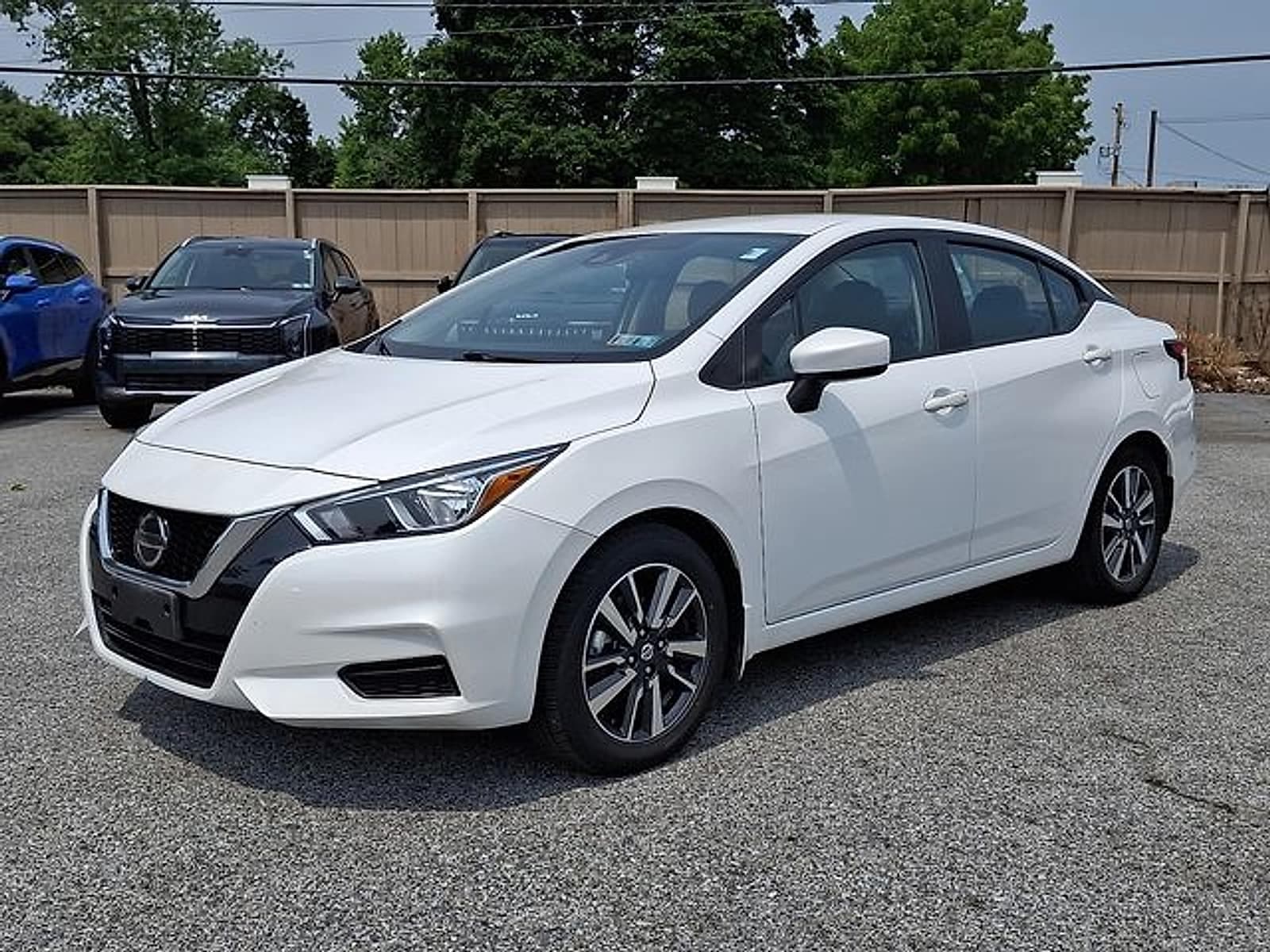 2022 Nissan Versa SV — photo 1 of 30