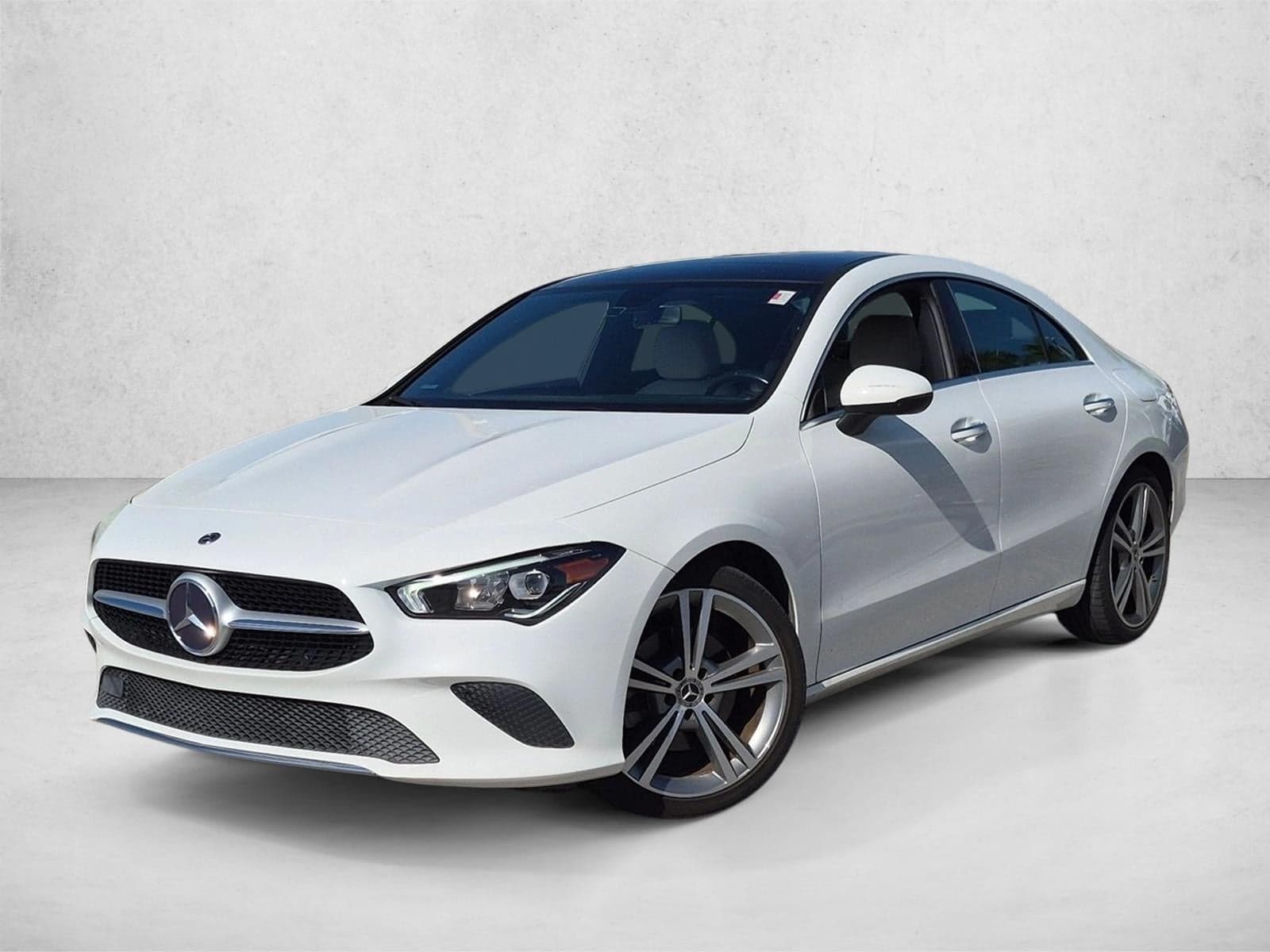 2021 Mercedes-Benz CLA Base — photo 1 of 15