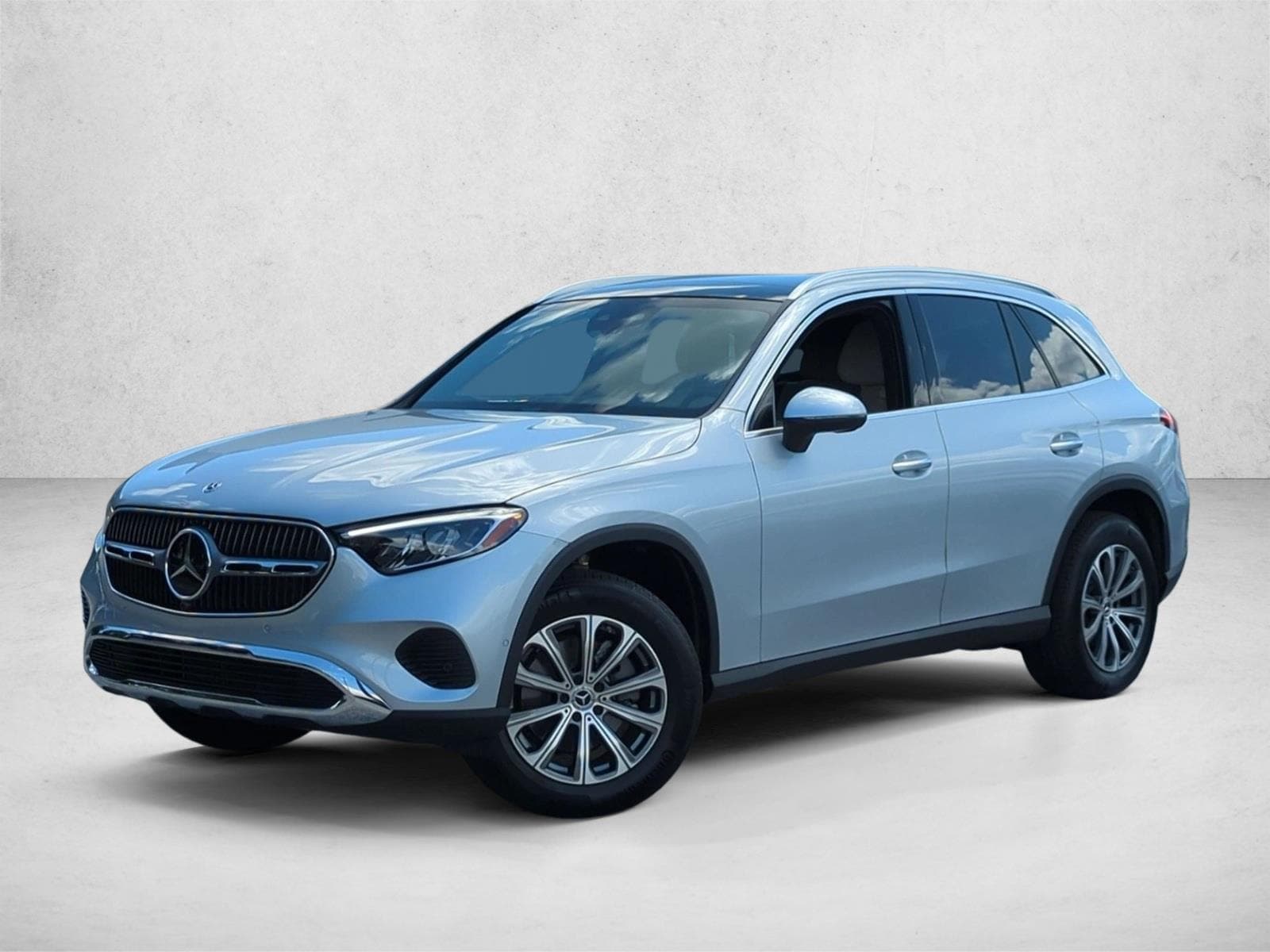 2024 Mercedes-Benz GLC 4MATIC — photo 1 of 15