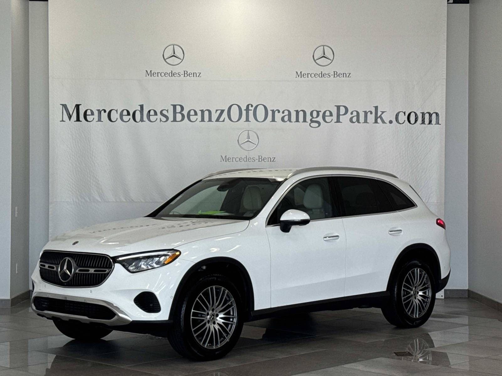 2026 Mercedes-Benz GLC 300 Base — photo 1 of 29