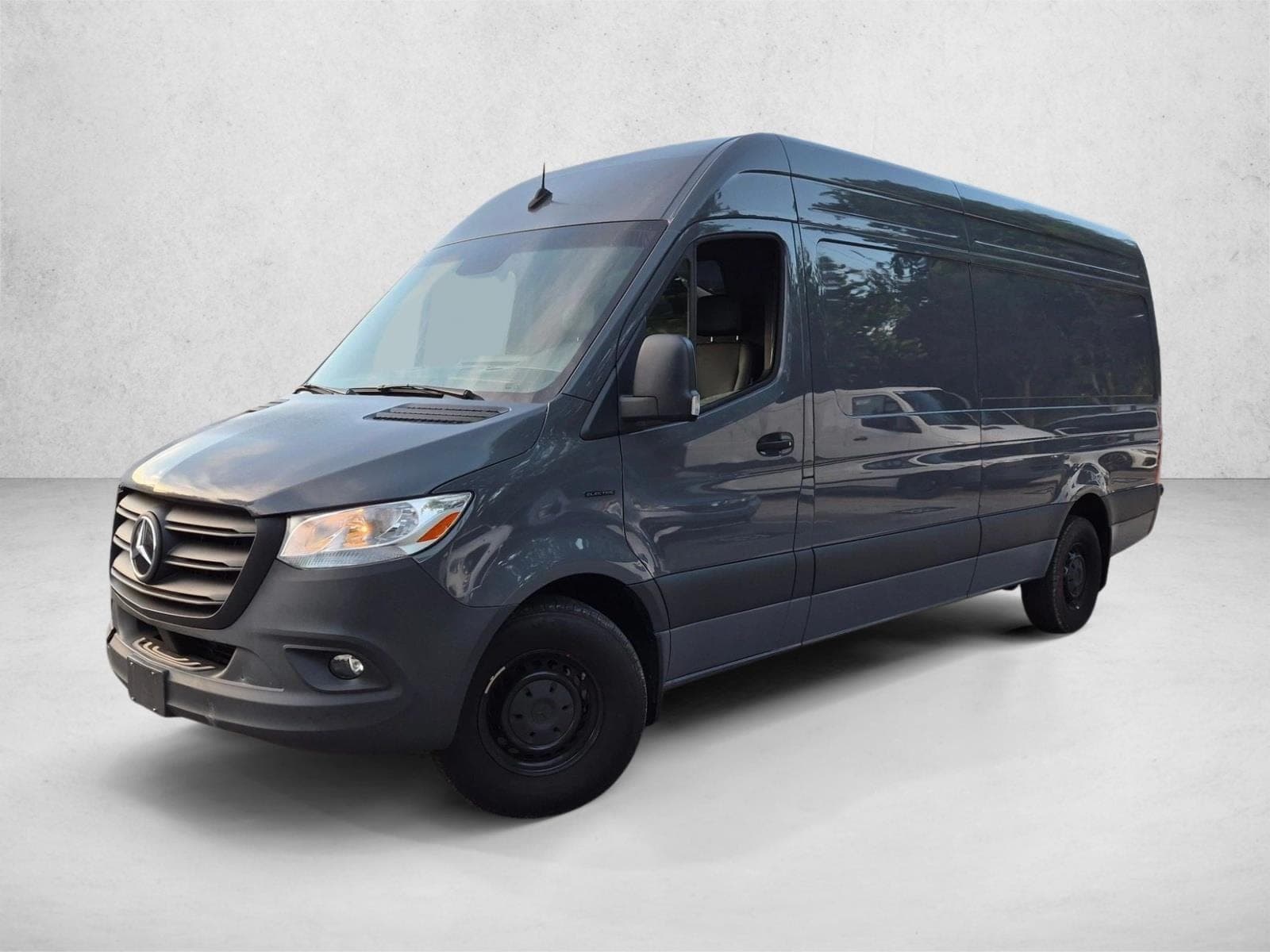 2024 Mercedes-Benz Esprinter Cargo Van High Roof — photo 1 of 24