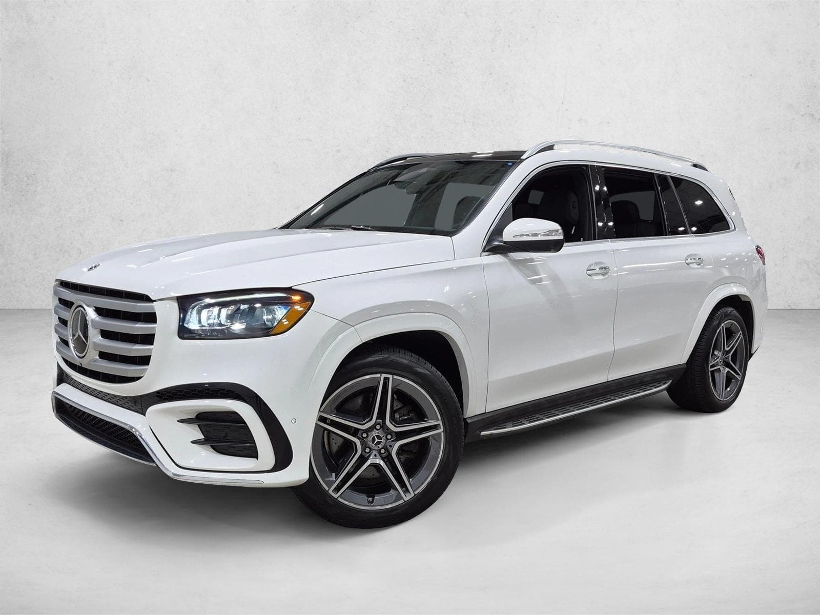 2024 Mercedes-Benz GLS 4MATIC — photo 1 of 27