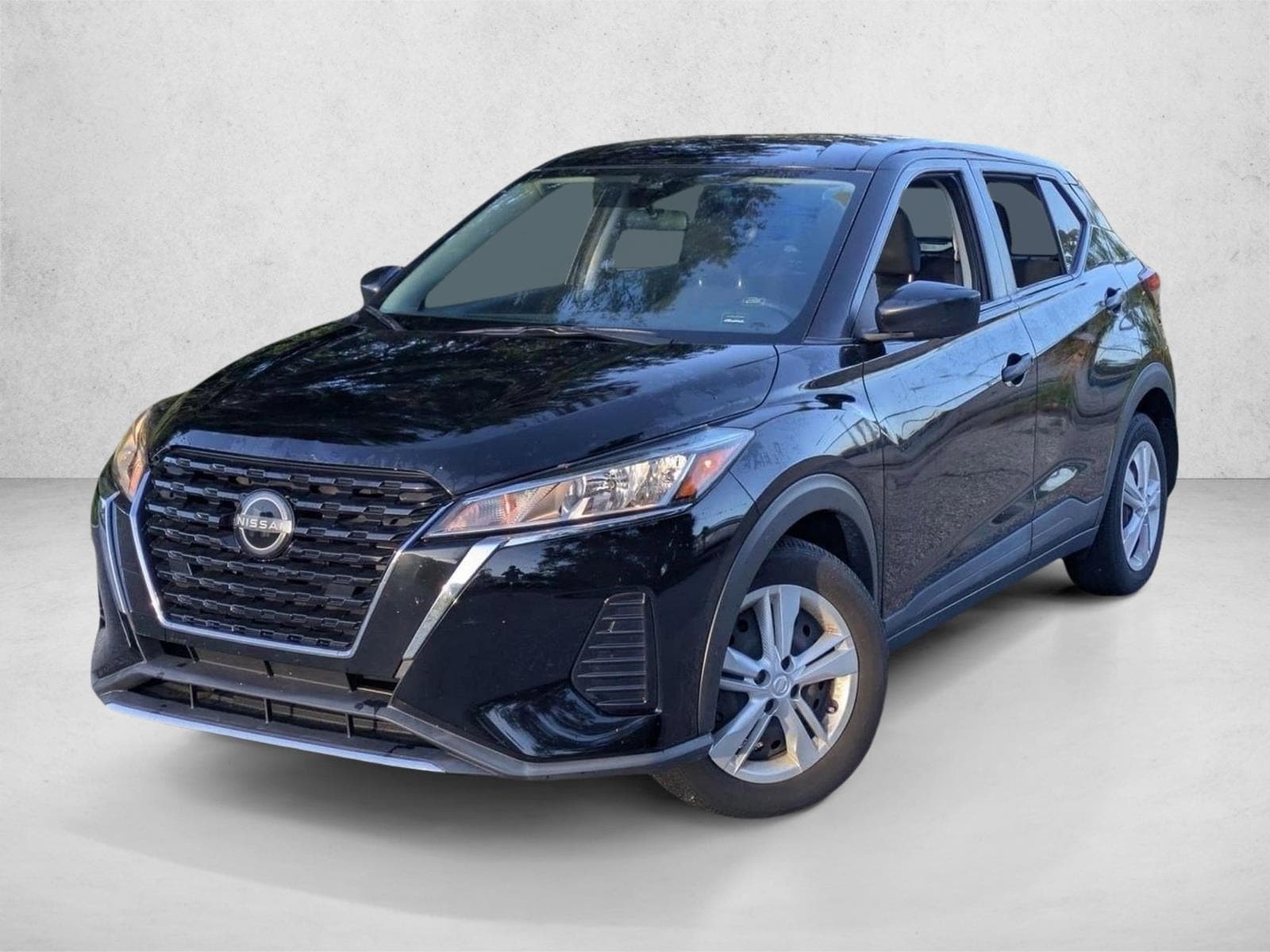 2023 Nissan Kicks S — photo 1 of 15
