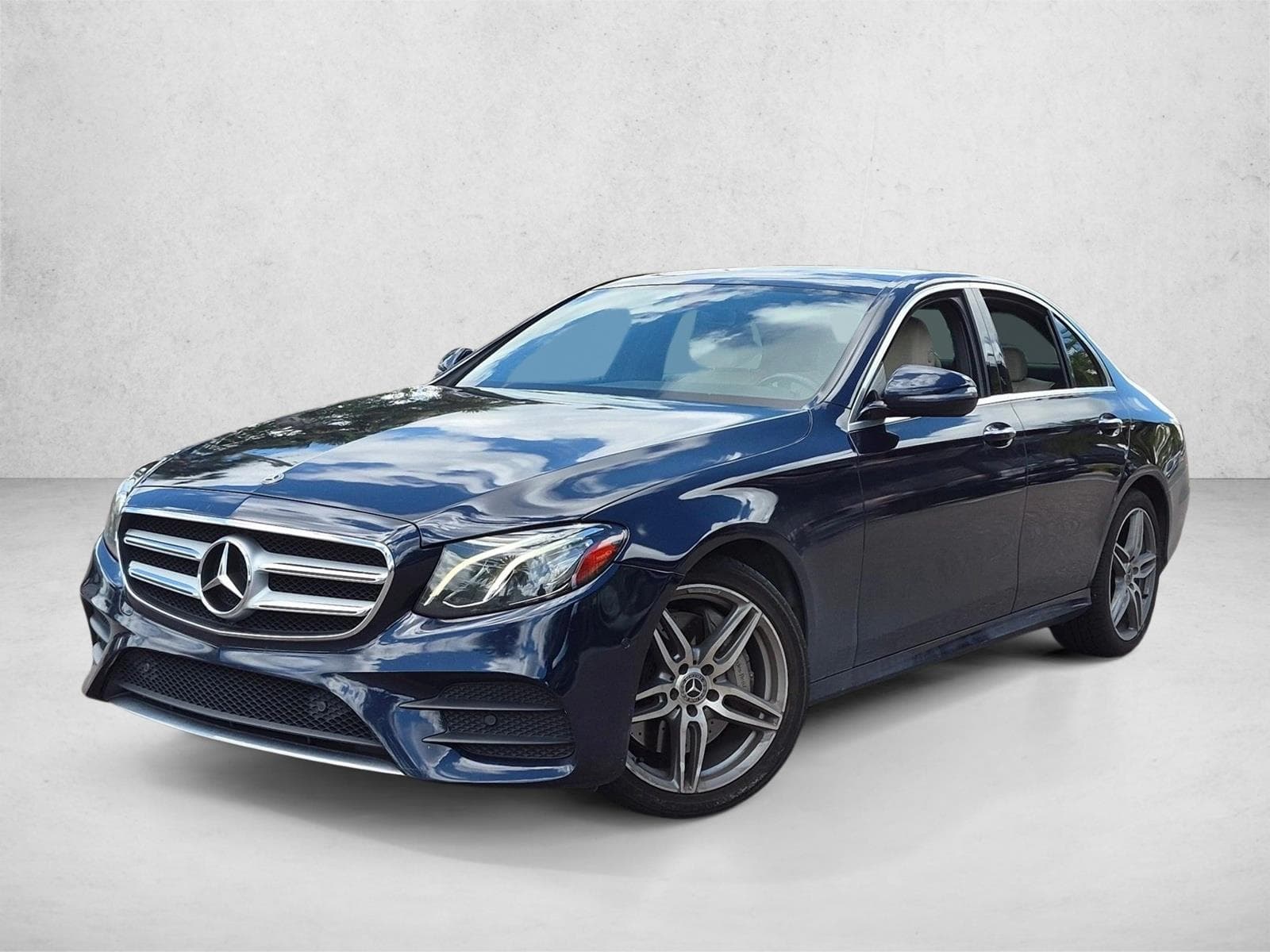 2018 Mercedes-Benz E-Class E 300 — photo 1 of 17