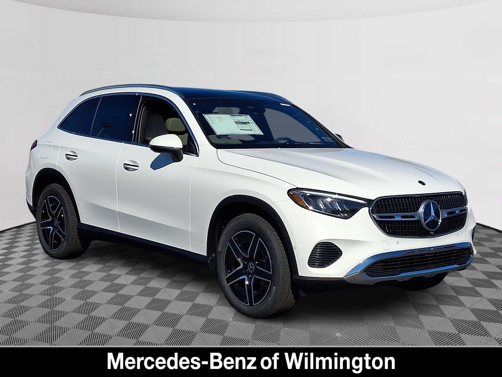 2027 Mercedes-Benz GLC Base — photo 1 of 21