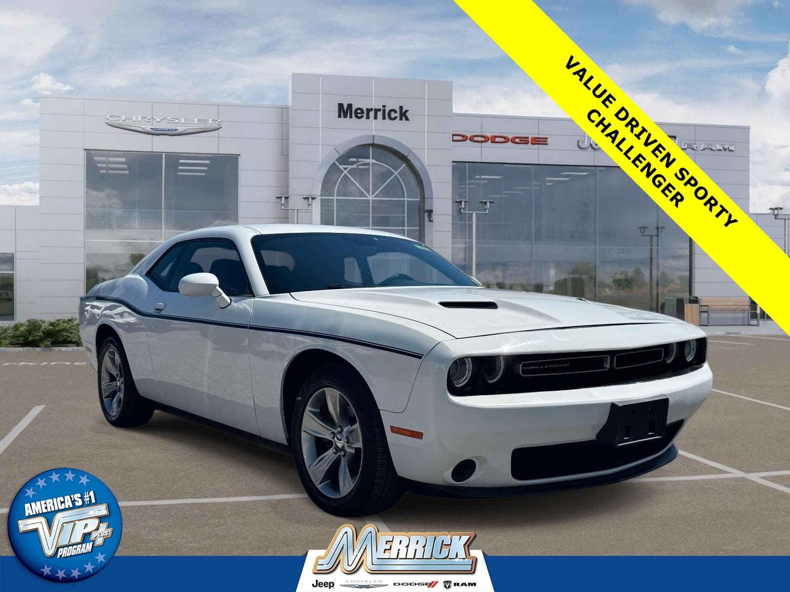 2016 Dodge Challenger SXT — photo 1 of 31