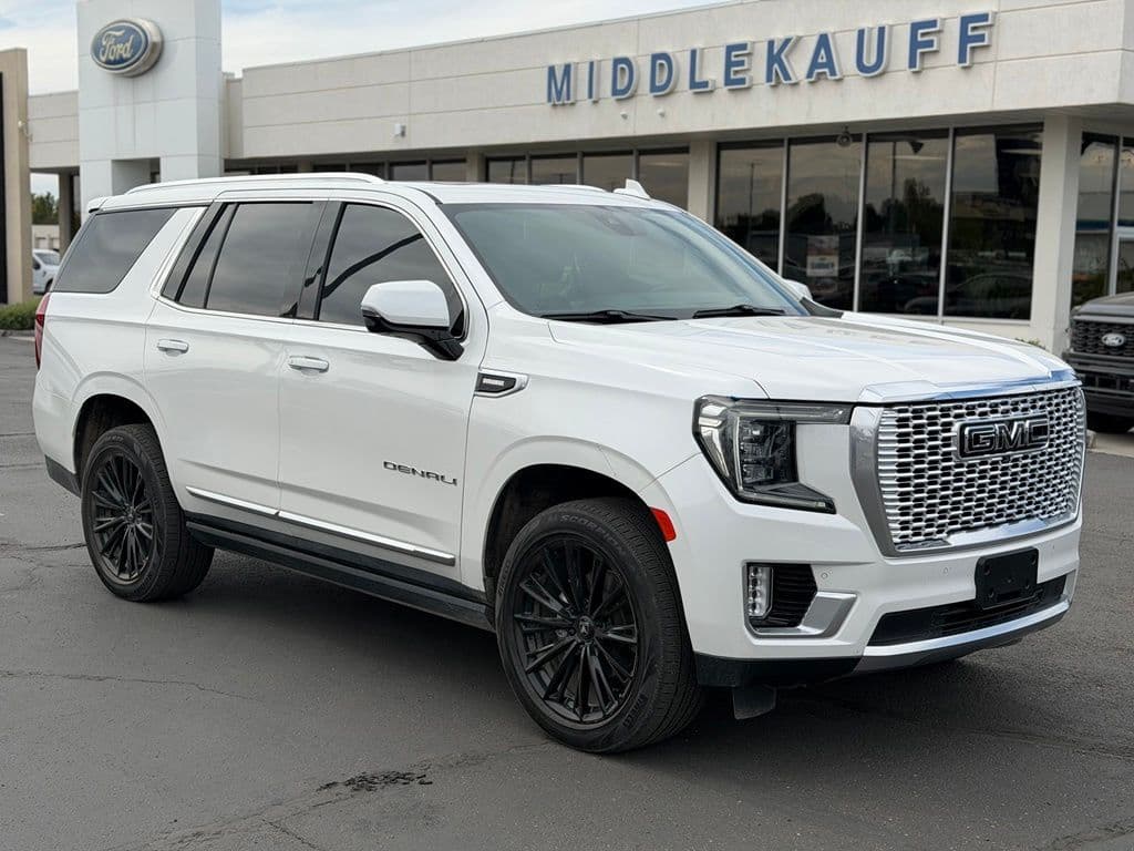 2021 GMC Yukon Denali — photo 1 of 21