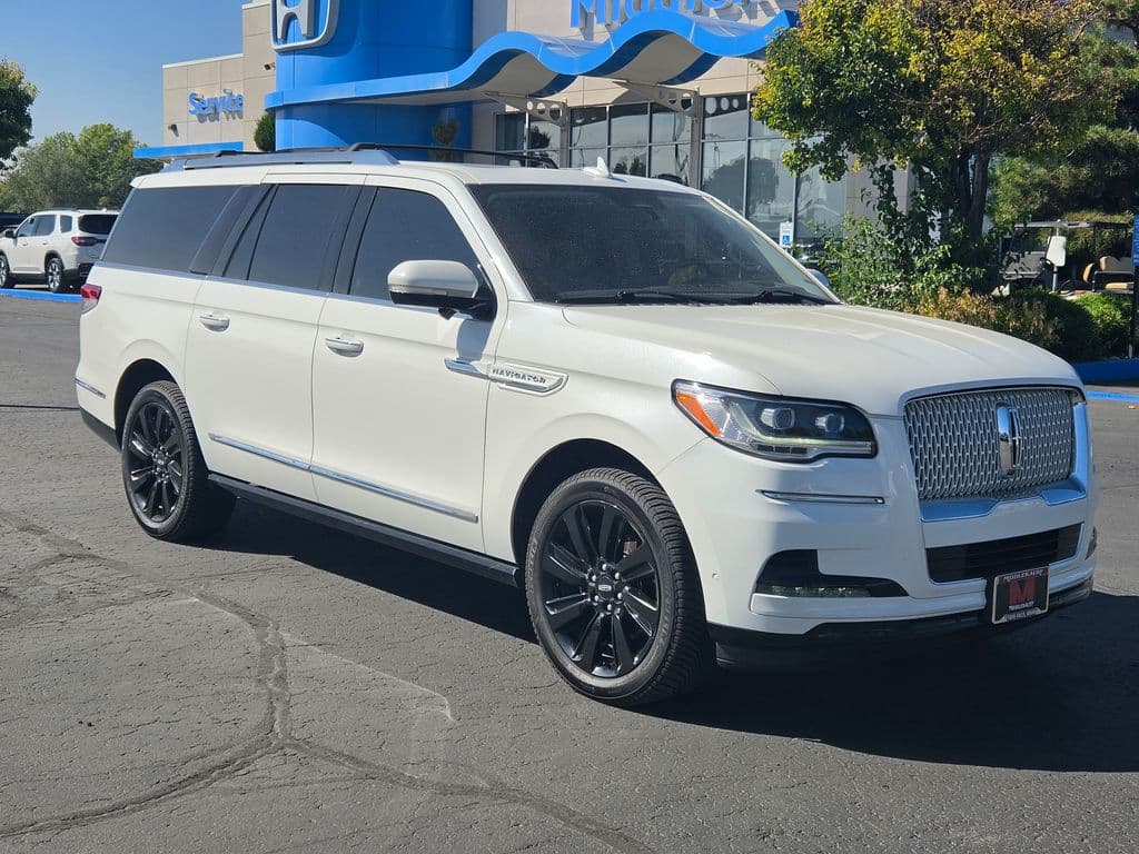 2022 Lincoln Navigator Reserve — photo 1 of 24
