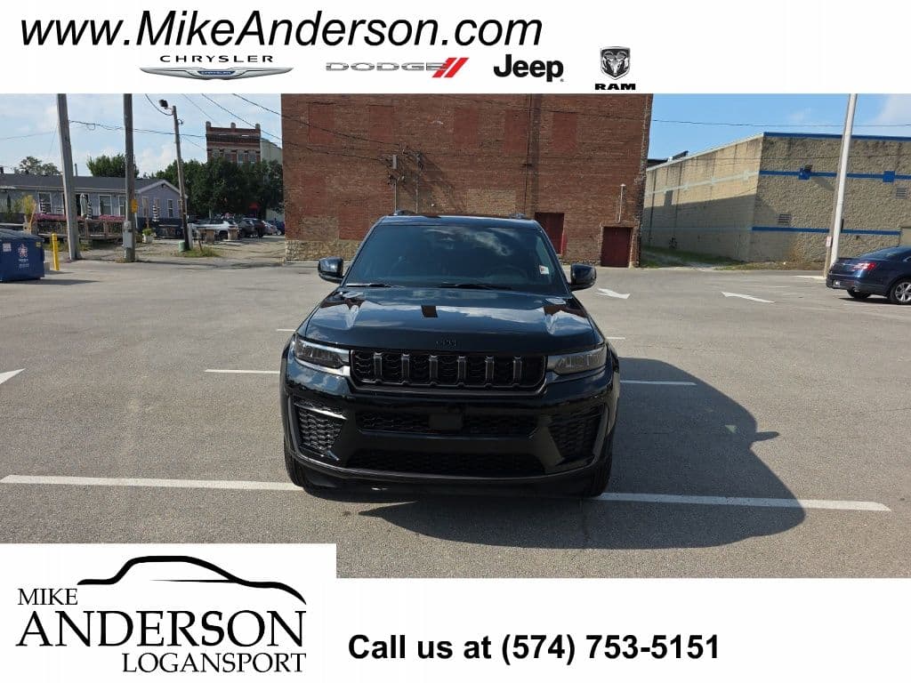 2027 Jeep Grand Cherokee L Laredo Altitude — photo 1 of 33