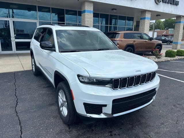 2026 Jeep Grand Cherokee L LAREDO X 4X4 — photo 1 of 43