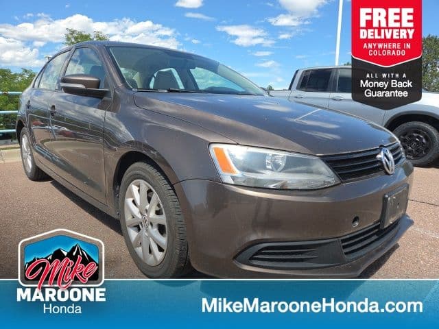 2011 Volkswagen Jetta Sedan SE — photo 1 of 17