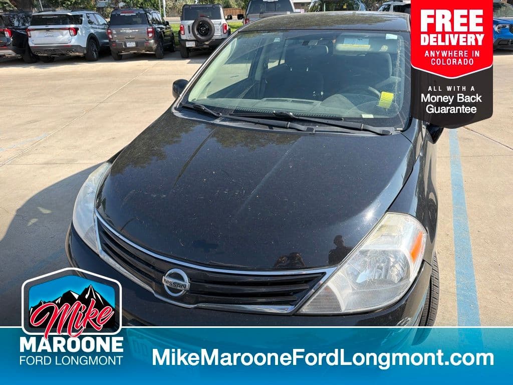 2011 Nissan Versa 1.8 S — photo 1 of 5