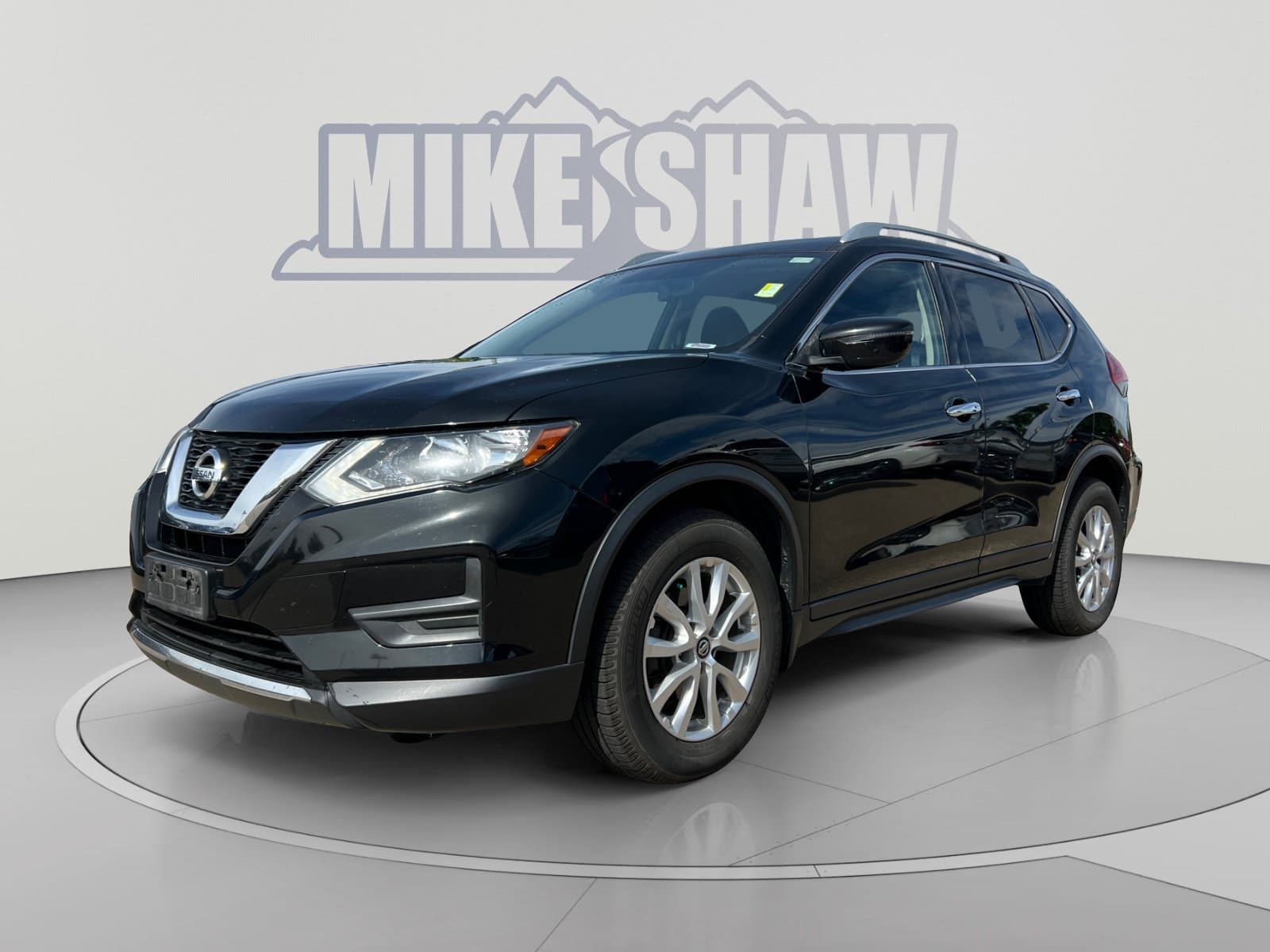 2017 Nissan Rogue SV — photo 1 of 32