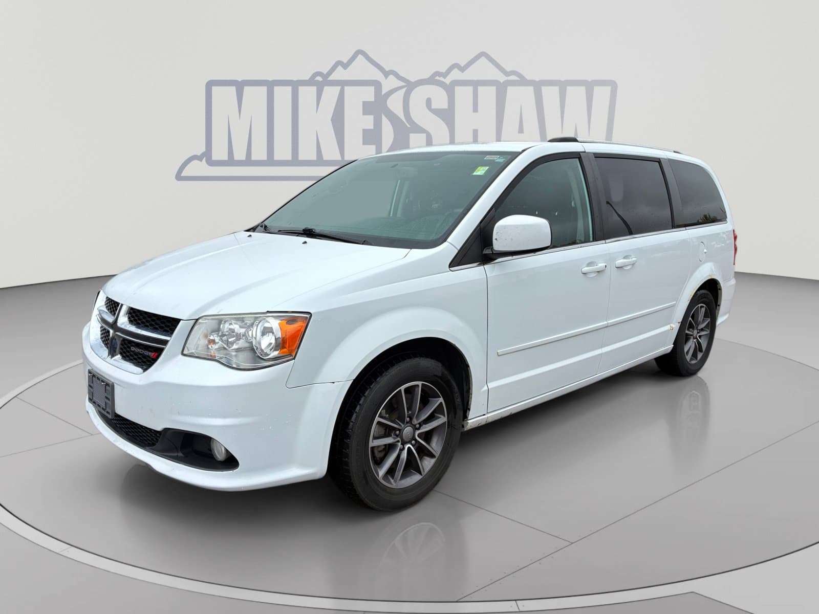 2017 Dodge Grand Caravan SXT — photo 1 of 30
