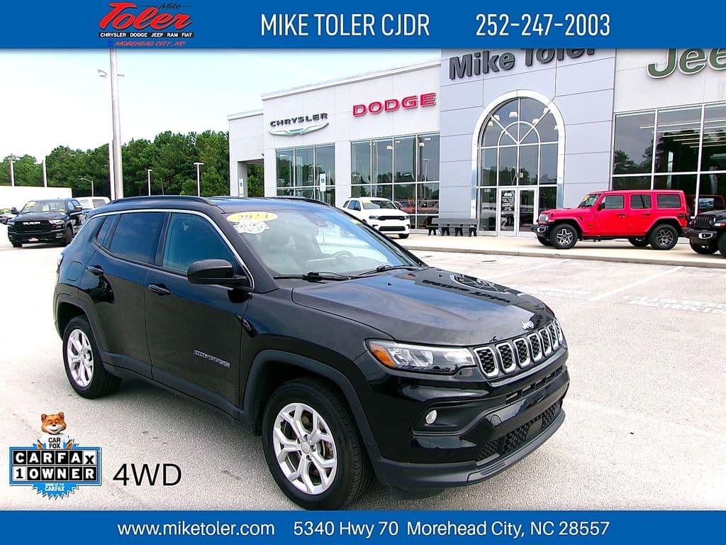 2024 Jeep Compass Latitude — photo 1 of 21