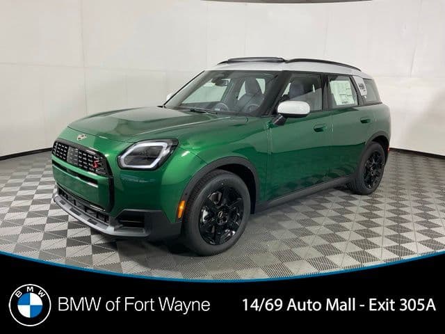 2027 Mini Countryman Signature Plus — photo 1 of 54