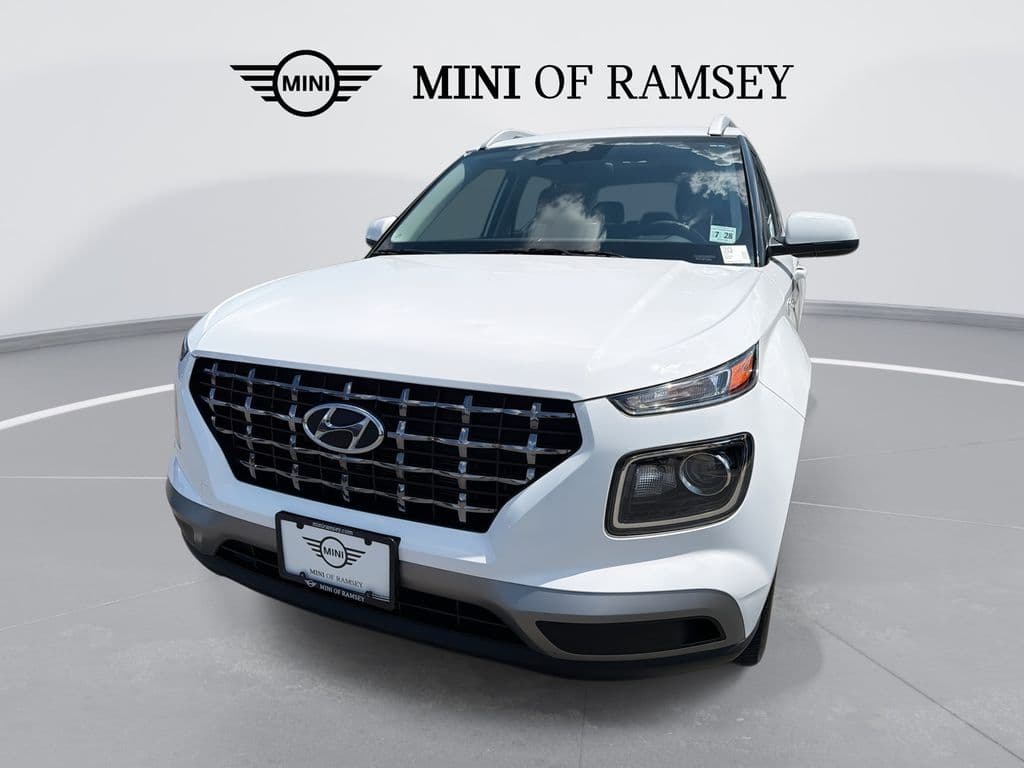 2023 Hyundai Venue SEL — photo 1 of 29