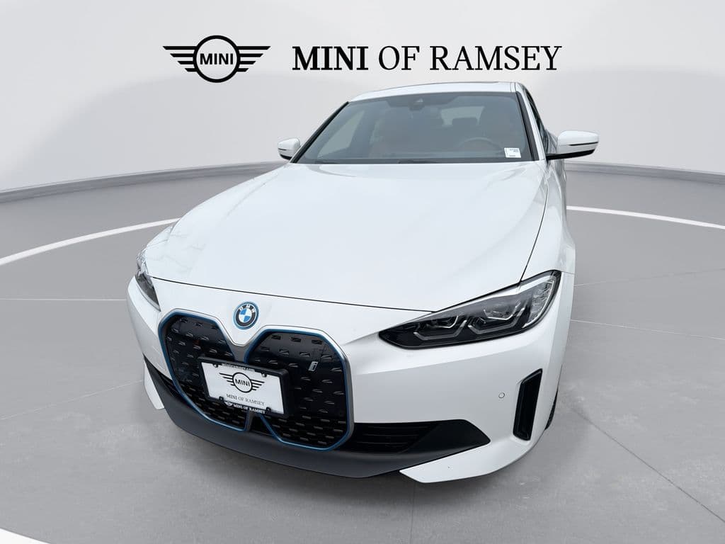 2024 BMW i4 eDrive35 — photo 1 of 29