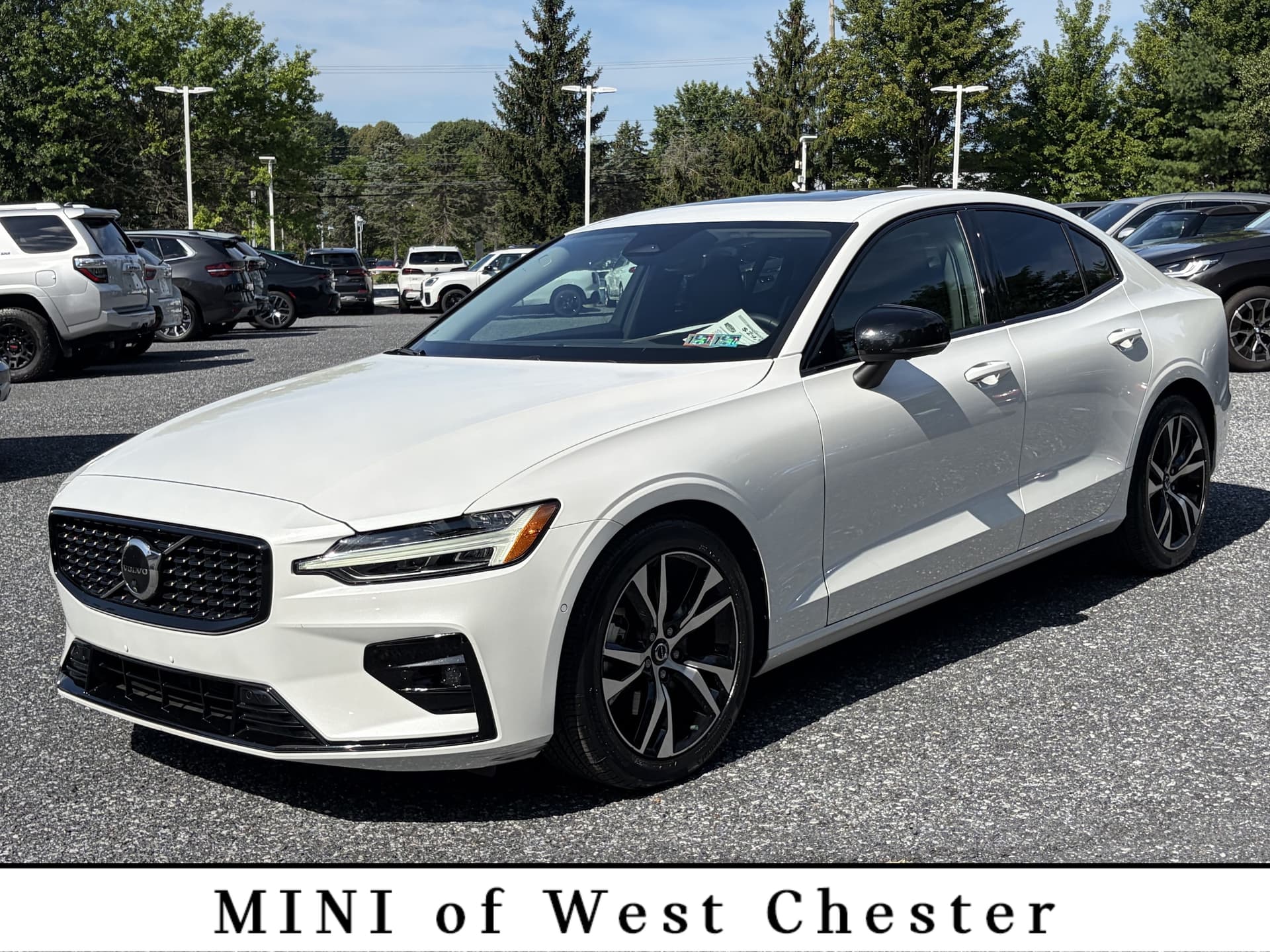 2024 Volvo S60 Plus Dark Theme — photo 1 of 17