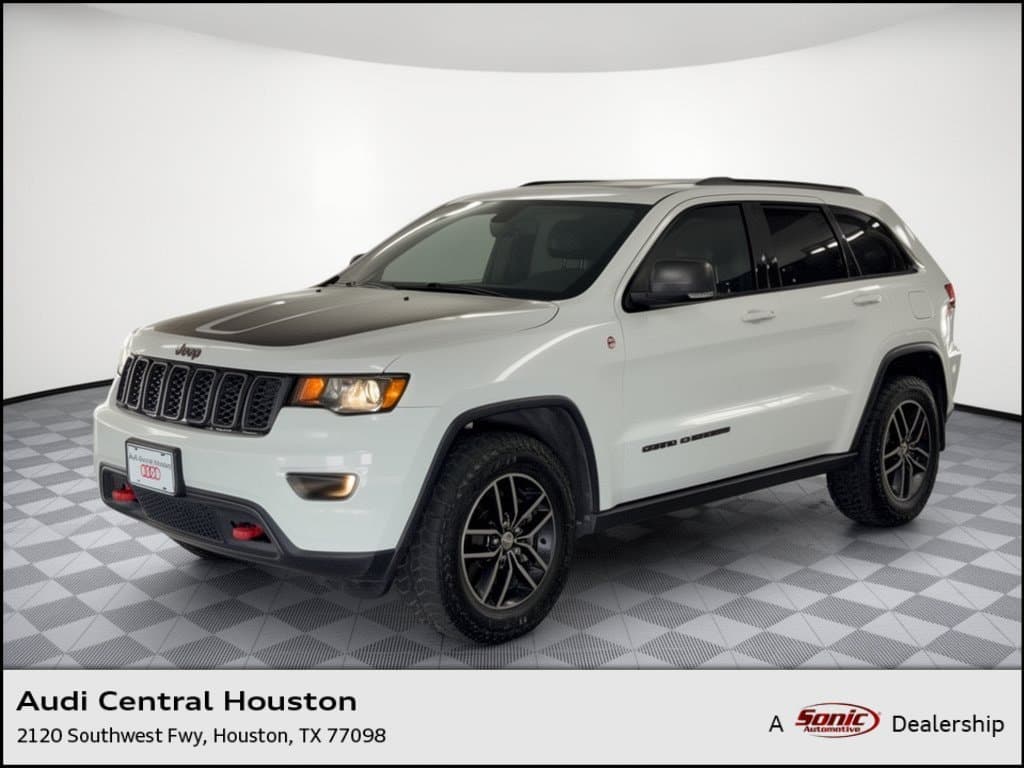 2018 Jeep Grand Cherokee Trailhawk — photo 1 of 31