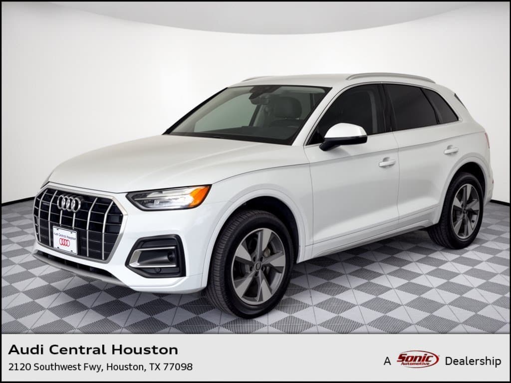 2024 Audi Q5 Premium — photo 1 of 31