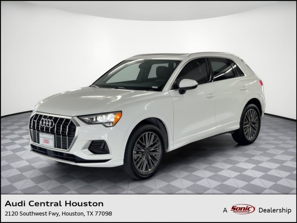 2022 Audi Q3 Premium — photo 1 of 31