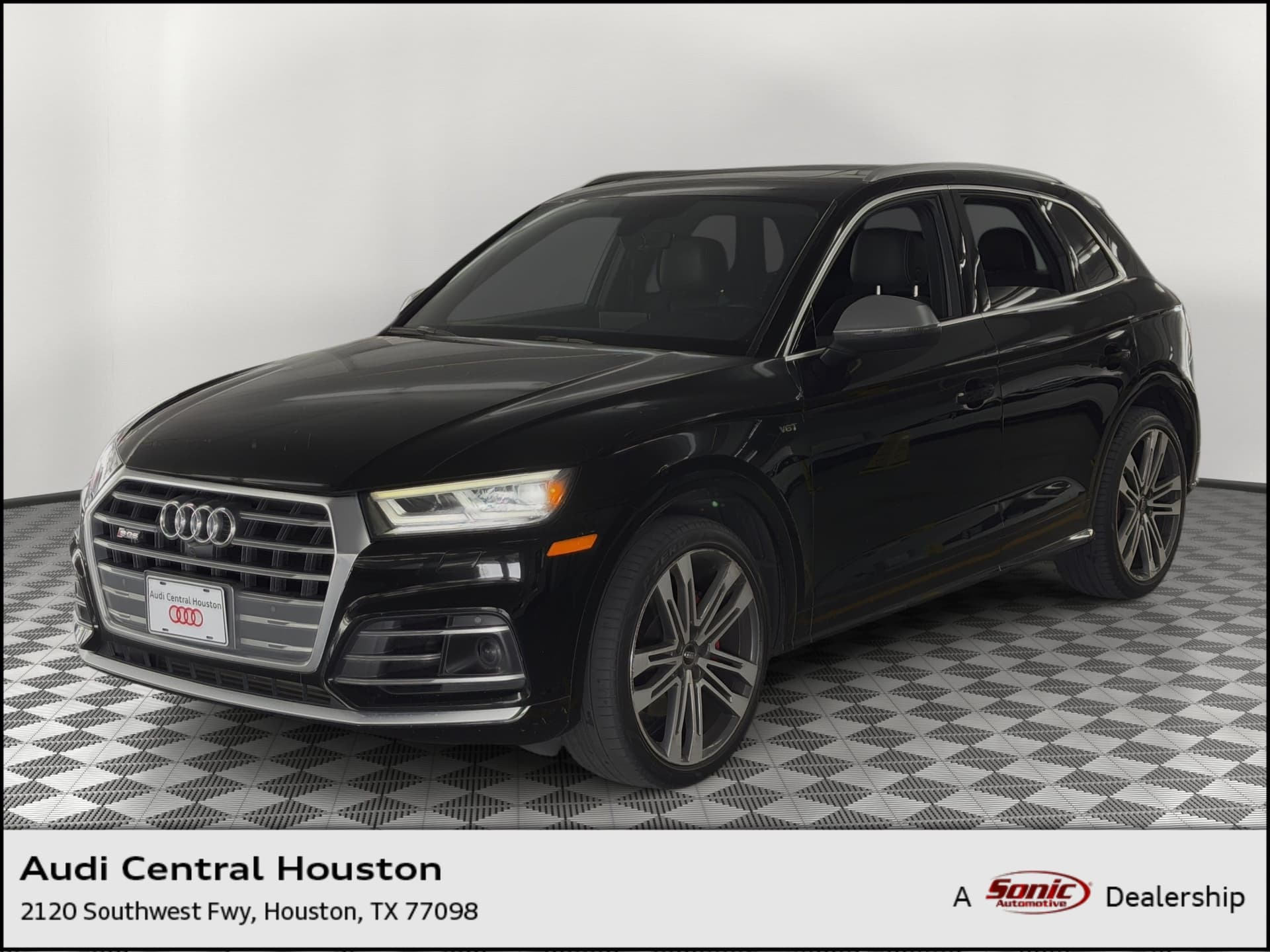 2018 Audi SQ5 Prestige — photo 1 of 27