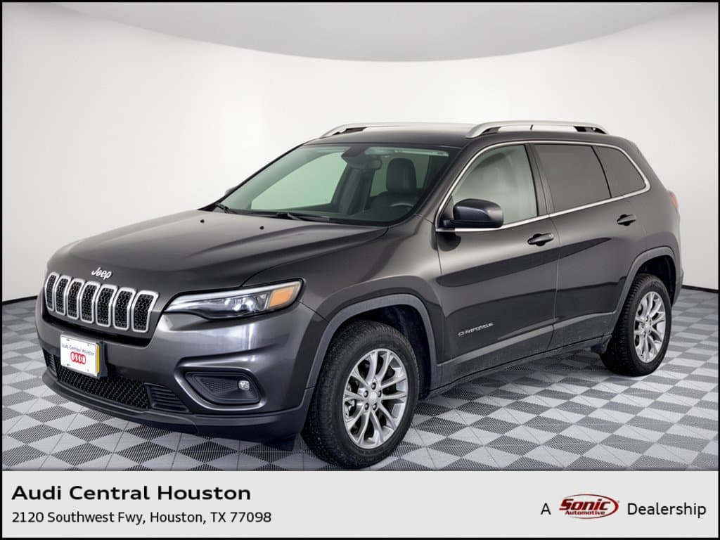 2019 Jeep Cherokee Latitude Plus — photo 1 of 31