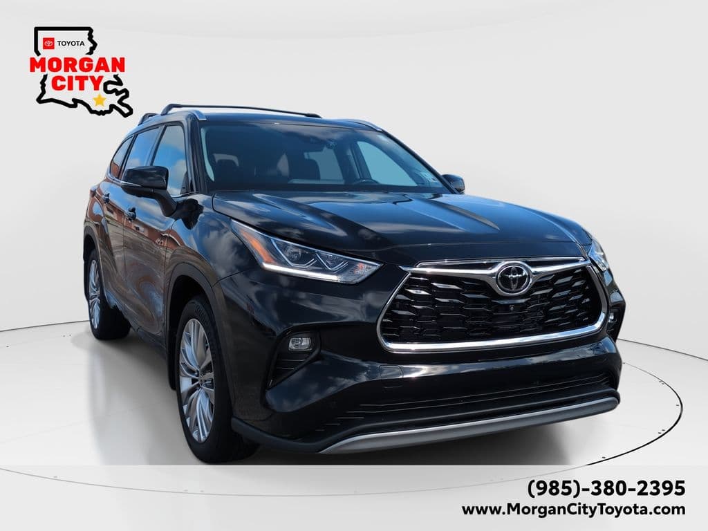 2025 Toyota Highlander Platinum — photo 1 of 36