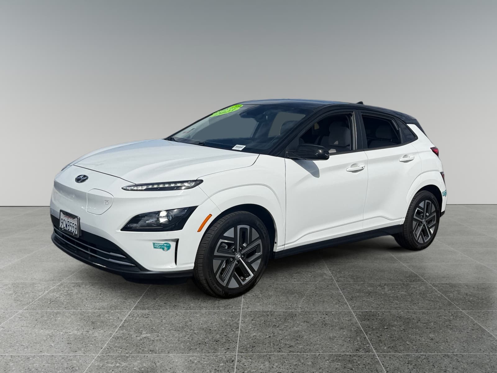 2023 Hyundai Kona Electric SE — photo 1 of 15