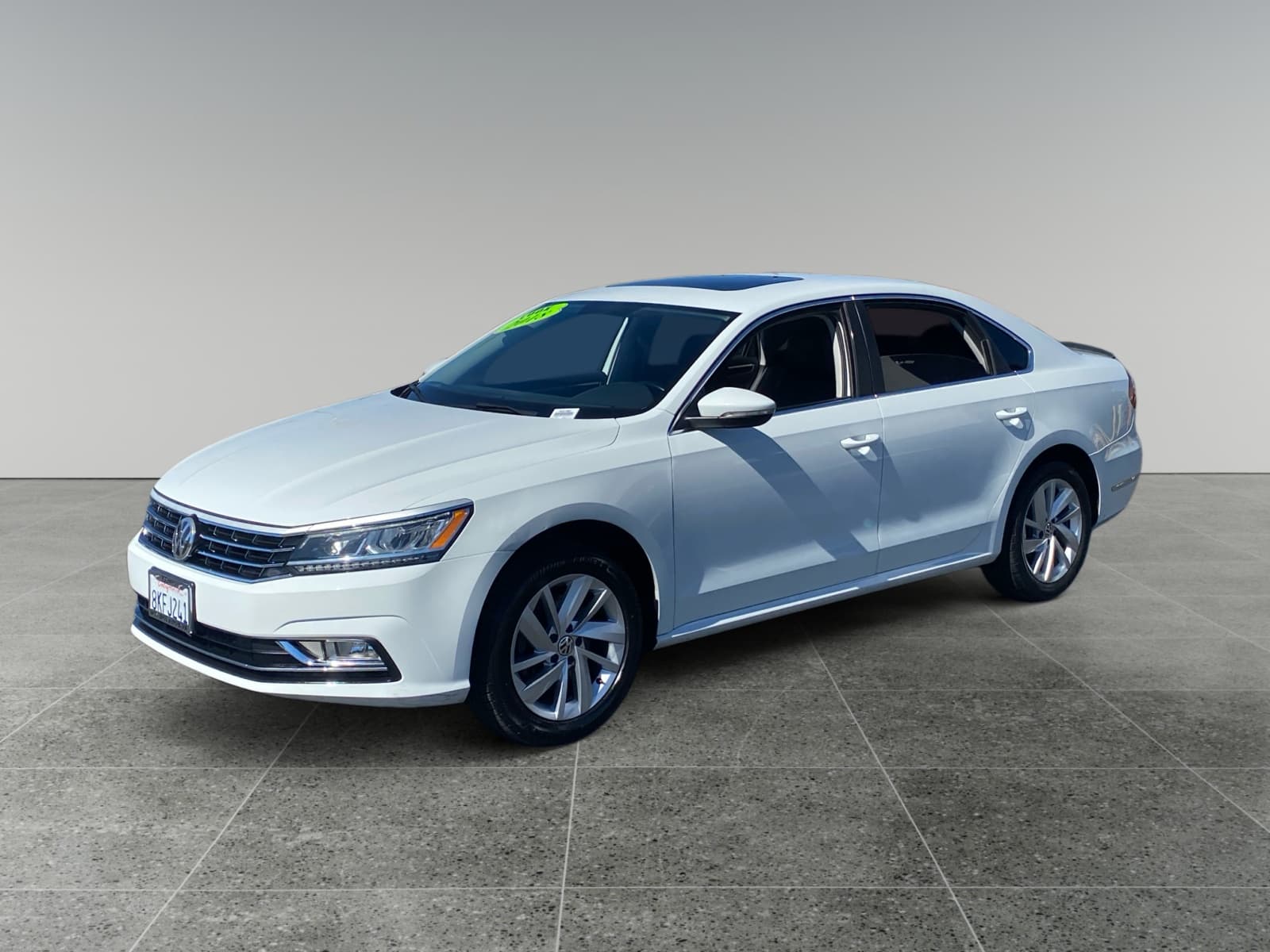 2018 Volkswagen Passat 2.0T SE — photo 1 of 15