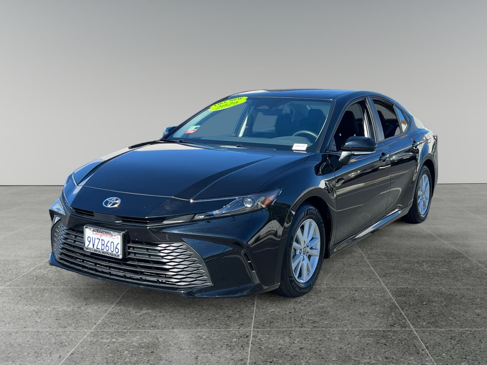 2026 Toyota Camry LE — photo 1 of 15