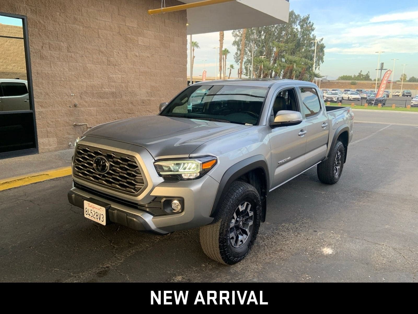 2023 Toyota Tacoma TRD Sport — photo 1 of 8