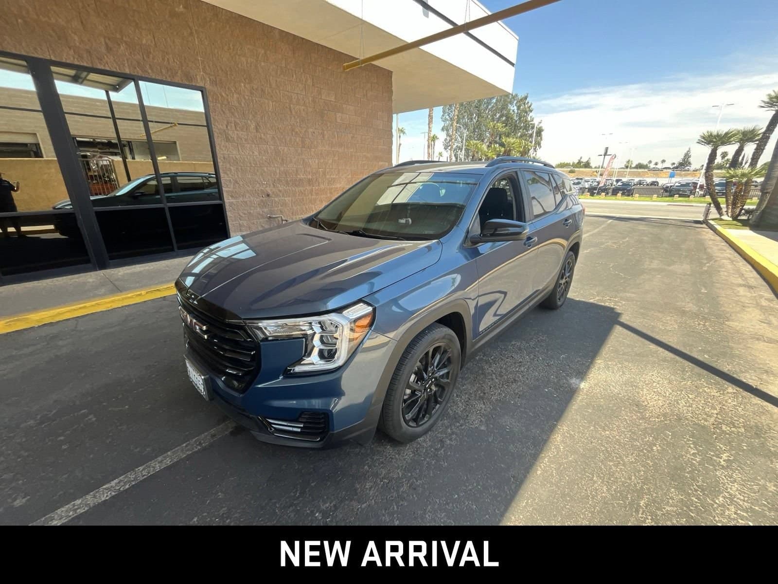 2024 GMC Terrain SLE — photo 1 of 3