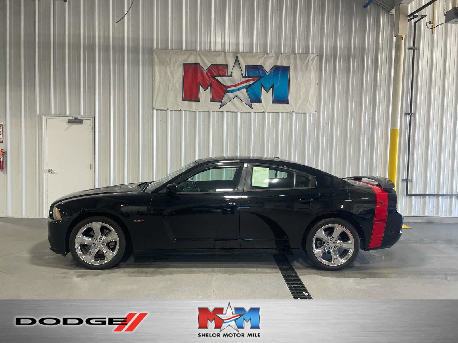 2013 Dodge Charger RT Plus — photo 1 of 8