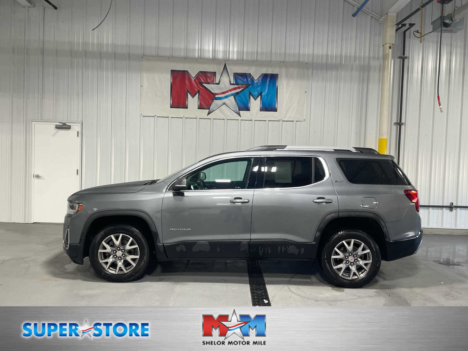2021 GMC Acadia SLT — photo 1 of 8